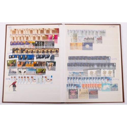 76 - ''Great Britain. A large collection of Great British stamps, with mint and used, and much MNH, from ... 