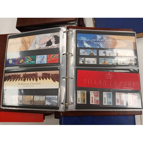 79 - Great Britain. A collection of Great Britain in ten volumes including one-country album with 1840 1d... 