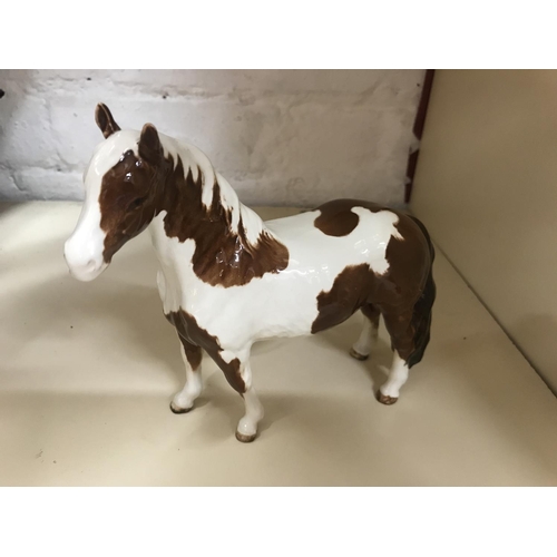 168 - Beswick Skewbald Pony
