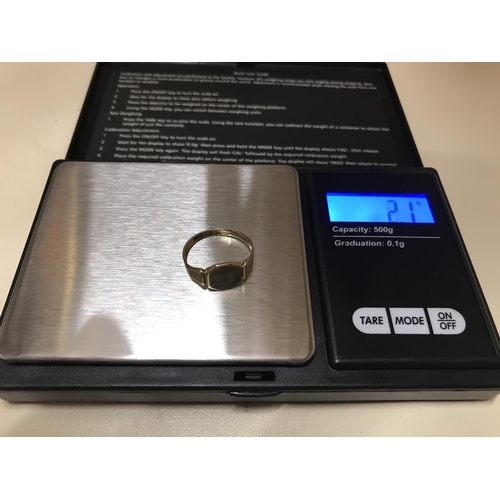 126 - 9ct Gold ring, 2.1g