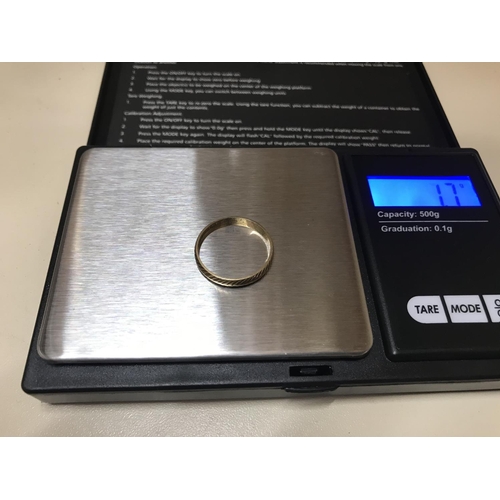 127 - 9ct Gold band ring, 1.7g