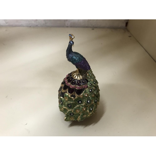 177 - Jewelled & enamelled trinket box with magnetic closing - Peacock