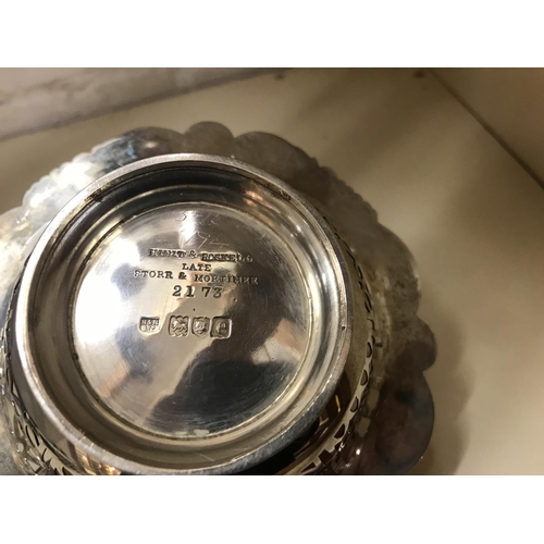 180 - Hall Marked Silver pierced basket, London 1900 by Hunt & Russell (late Storr & Mortimer)