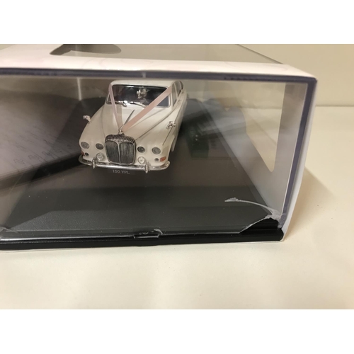 265 - Oxford 1/43 Die cast Daimler Wedding Car