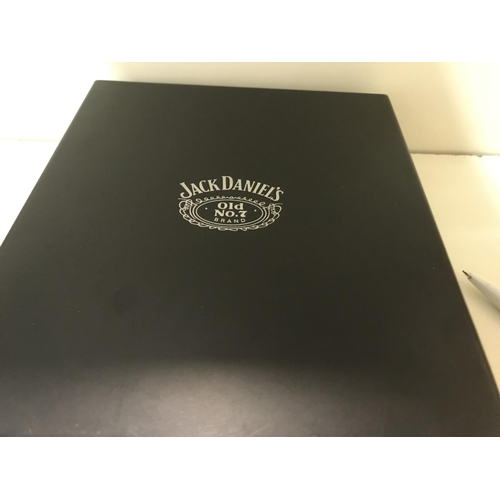 19 - Jack Daniels Hip flask set