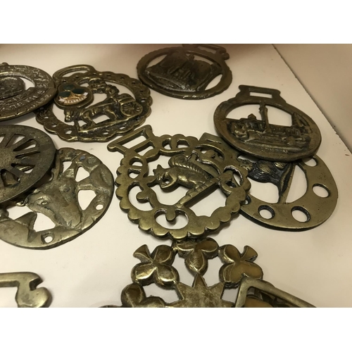 9 - 19 x Old Horse Brasses