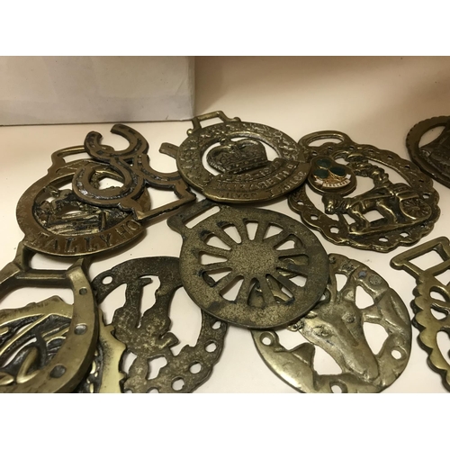 9 - 19 x Old Horse Brasses