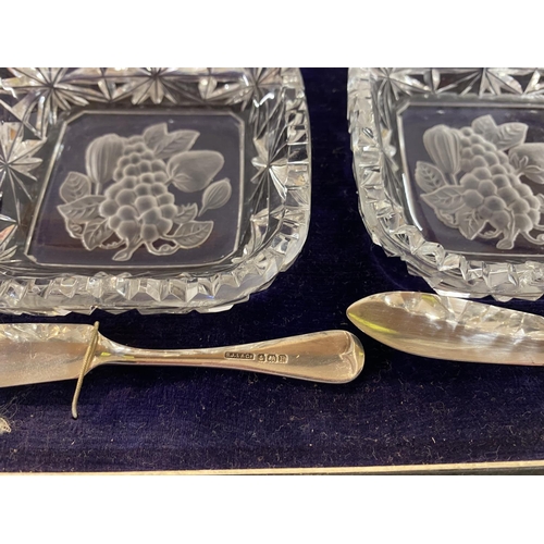 166 - Hall marked Silver Butter spreaders with pair etched glass dishes, B'ham 1930