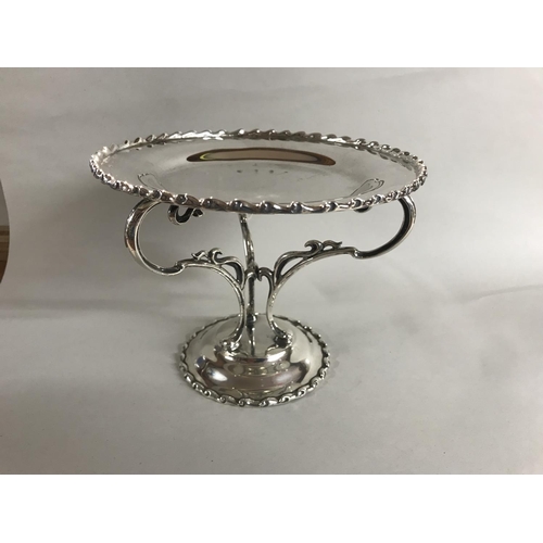 43 - Hall marked Silver Tazza, Sheffield 1903 by Bradbury & Sons, 475g weight, minor scratches to bowl