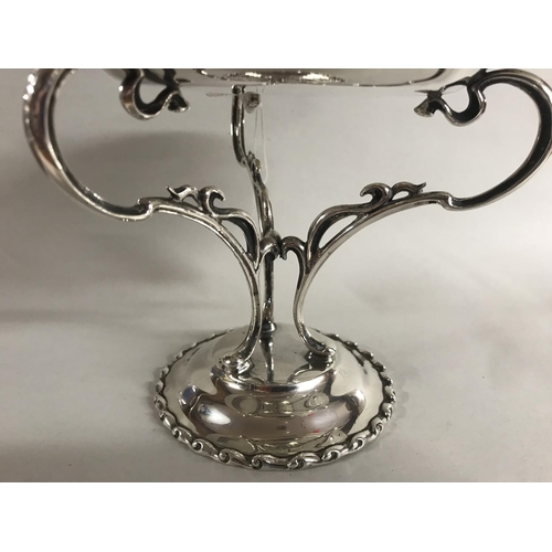 43 - Hall marked Silver Tazza, Sheffield 1903 by Bradbury & Sons, 475g weight, minor scratches to bowl