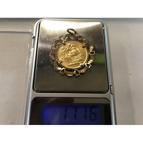 300 - 1898 Full Sovereign in 9ct Gold Mount - 11.16g weight total