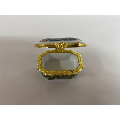 94 - Oriental Patterned Hinged Pill Box