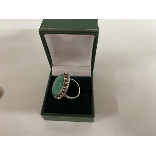 226 - 925 Silver & Malachite Ring, size P