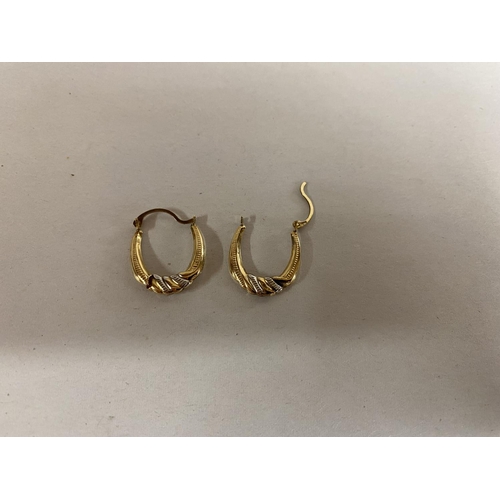 52 - 9ct Gold pair of Earrings