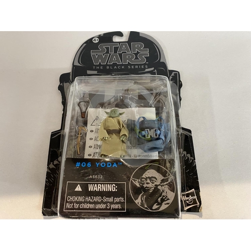 128 - Star Wars - The Black Series - Yoda (package damaged)