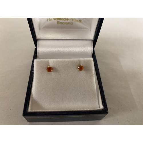 59 - 9ct Gold Pair of Small Stud Earrings