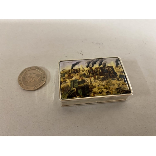 229 - 925 Silver & Enamel Pill/Snuff Box with Military Scene