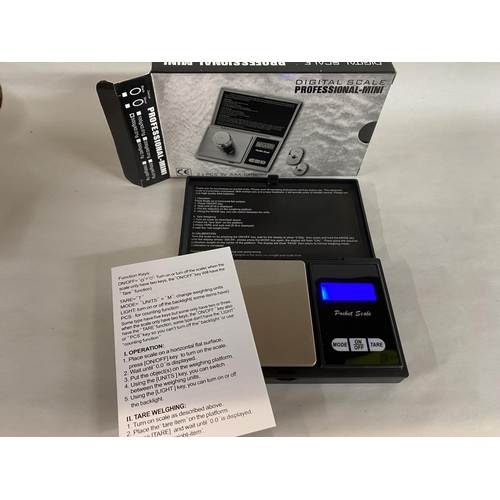 83 - Jewellers Scales - New with Batteries, Instructions & Box - Weigh to 500g in .1g increments