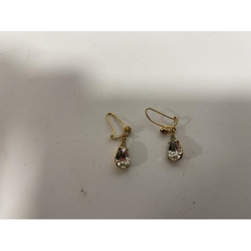 207 - 9ct Gold Earrings