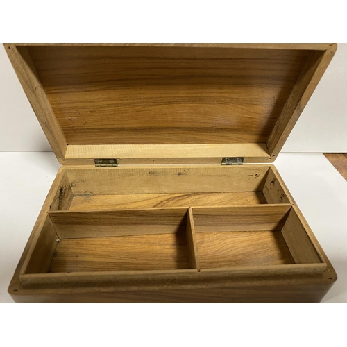 76 - Sorrento Ware Hat Pin Box, 6 x 3