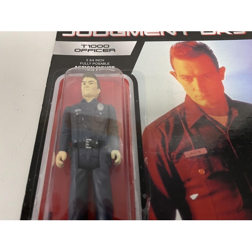 144 - Terminator 2 - Judgement Day - T1000 Posable Officer Figure, 3.75