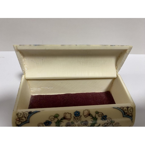 198 - Bone 8cm Hinged Trinket Box