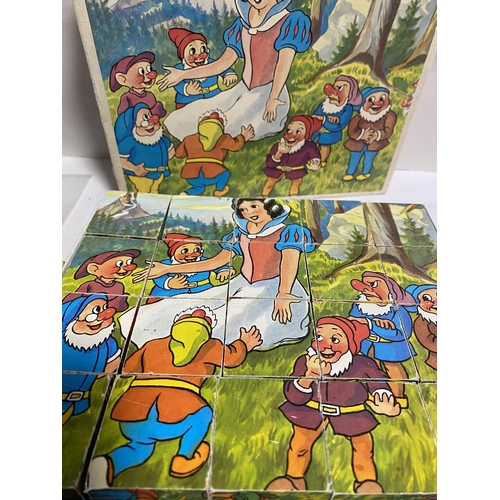 53 - Vintage 6-Sided Wooden Block Jigsaw - Snow White, Complete