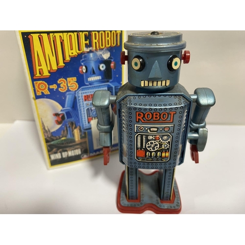 208 - c1984 R-35 Boxed Robot