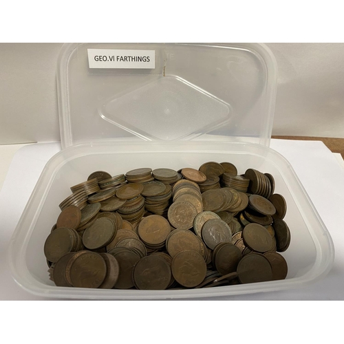 26 - Container of a Large Quantity of George V1 Farthings