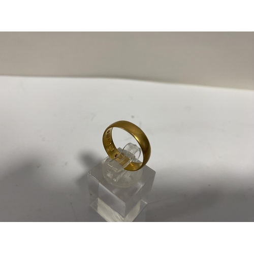 84 - 22ct Hallmarked Gold Band Ring, 2.85g weight, Size M