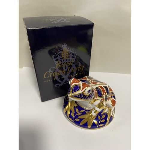 88 - Royal Crown Derby Paperweight - Frog, Gold Stopper, Boxed