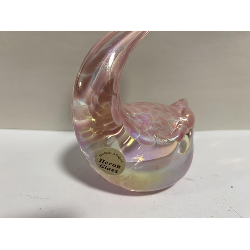 102 - Heron Glass Swan Paperweight, 4