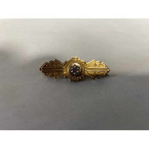 120 - 9ct Gold Brooch with Seed Pearls & Ruby - 2.53g weight