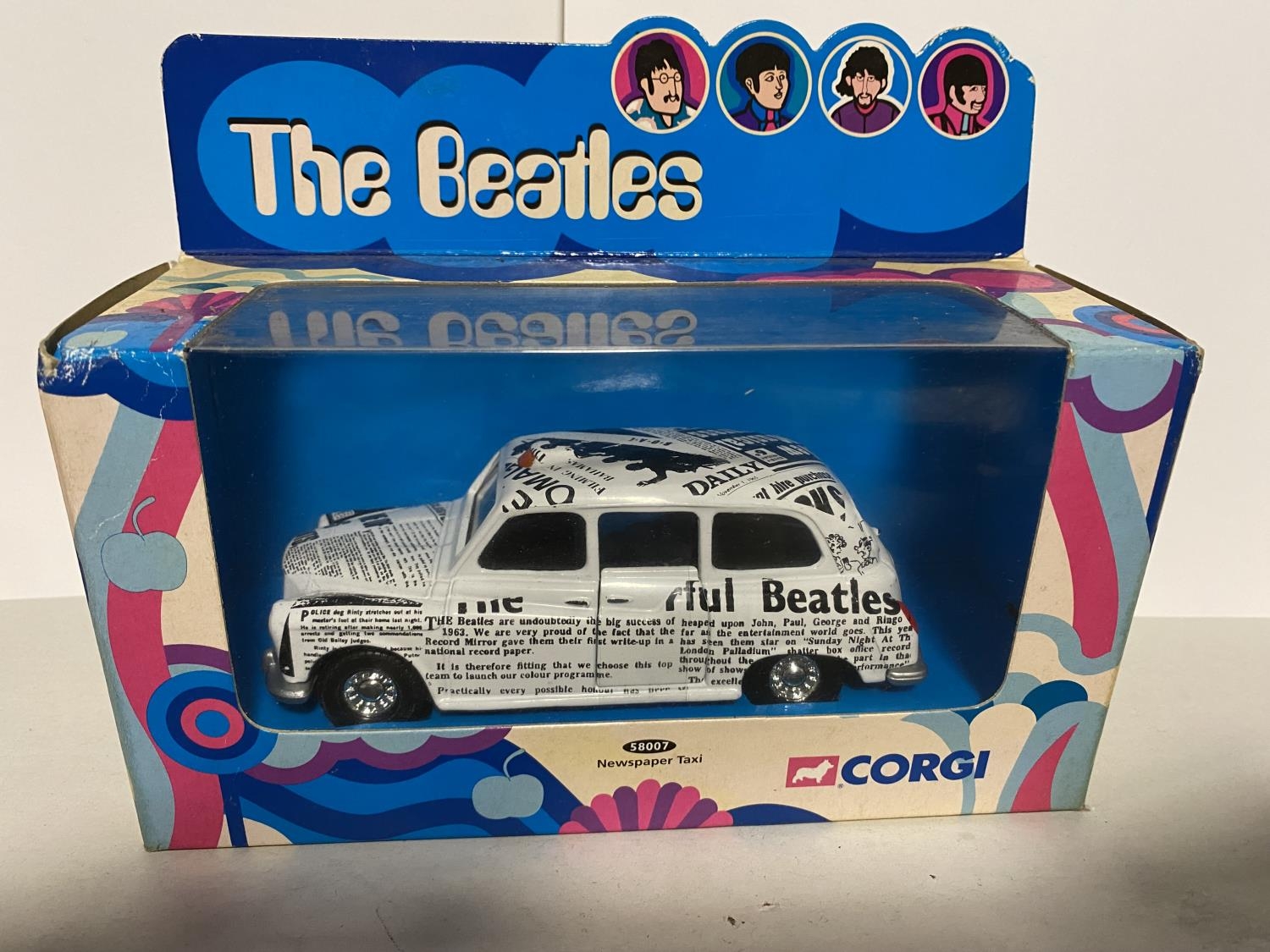 Corgi The Beatles Sgt Pepper Taxi – Miniature Avec Pochette D’album, Boîte Neuve Scellée 2008
