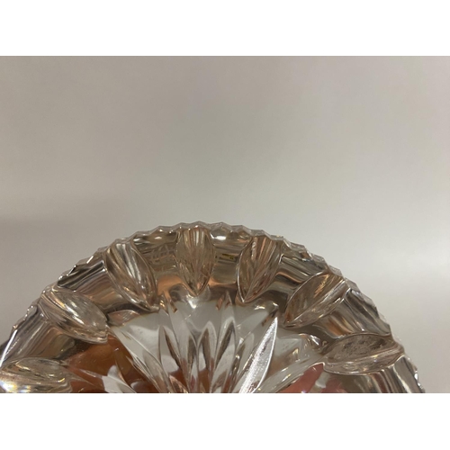 40 - Waterford Crystal Nocturne Domed Ppaerweight