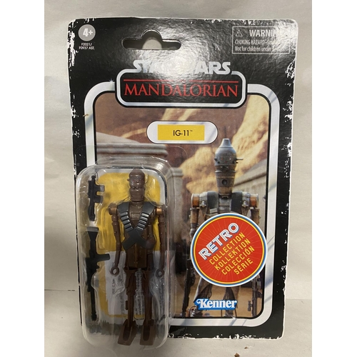 305 - Star Wars - The Mandalorian - IG-11 in Packaging