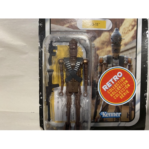 305 - Star Wars - The Mandalorian - IG-11 in Packaging