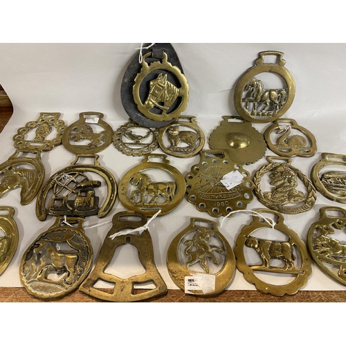 280 - 20 x Various Horse Brasses