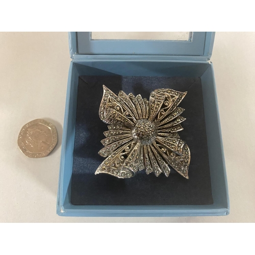 260 - 925 Silver & Marcasite Brooch