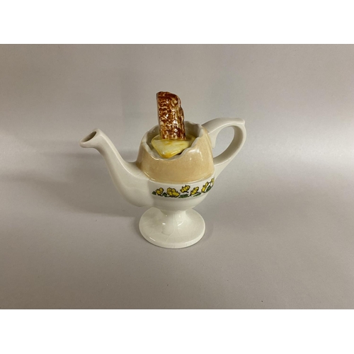 218 - Cardew Designs Small Boiled Egg Novelty Teapot