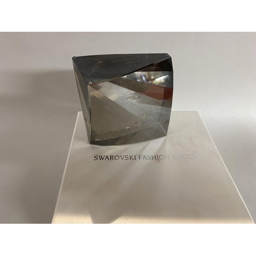 31 - Swarovski Fashion Rocks Monte Carlo 2005 Crystal paperweight with Original Box