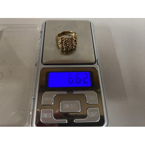 21 - 9ct Gold 'Keeper' Ring, Size S - Weighs 6.2g