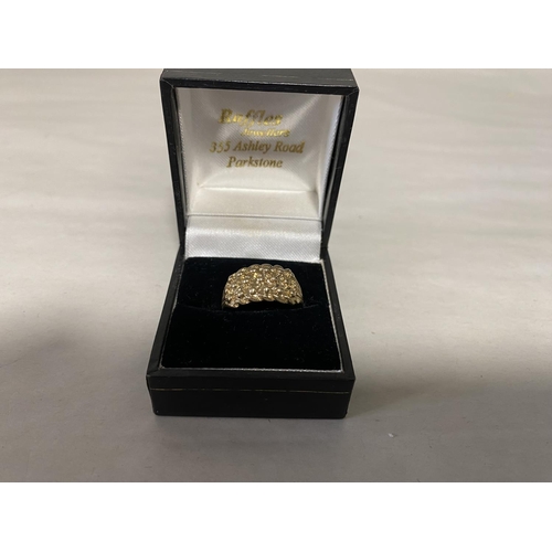 283 - 9ct Gold Keeper Ring, 4.08g weight, Approx size S