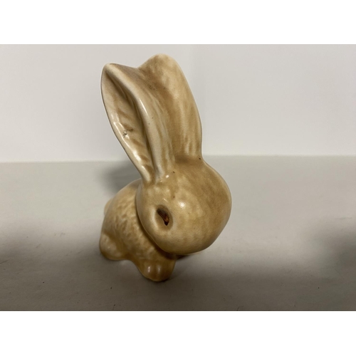 10 - Bourne Denby / Sylvac 8cm Bunny