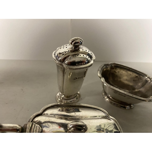 119 - Hallmarked Silver 3 Piece Cruet Set, Birmingham 1955 (144g weight)