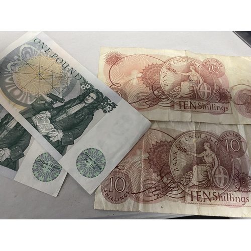 125 - 2 x 10 Shilling Notes & 2 x £1 Notes (used)