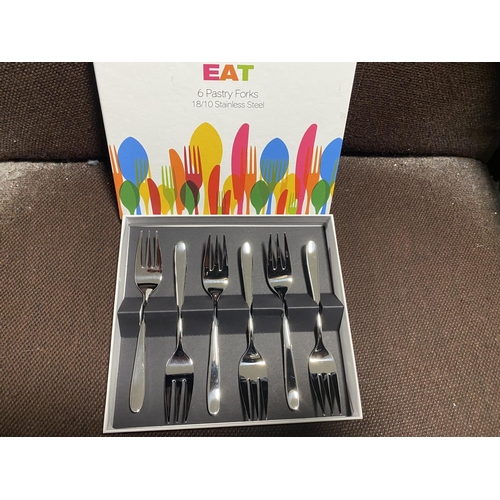 112 - Dartington Pastry Forks Set, Boxed