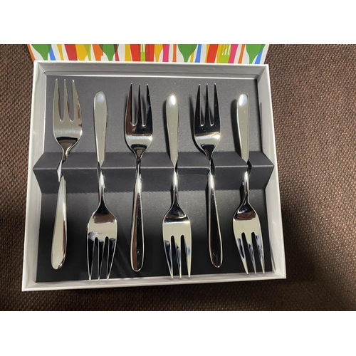 112 - Dartington Pastry Forks Set, Boxed