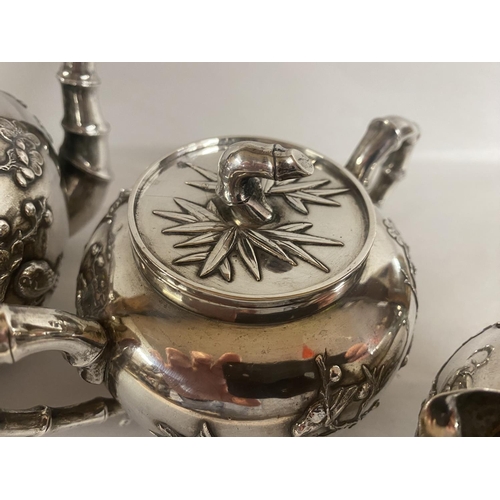 85 - WANG HING - 19c Chinese Export Silver Teaset - 828g Weight - Teapot Hinge A/F