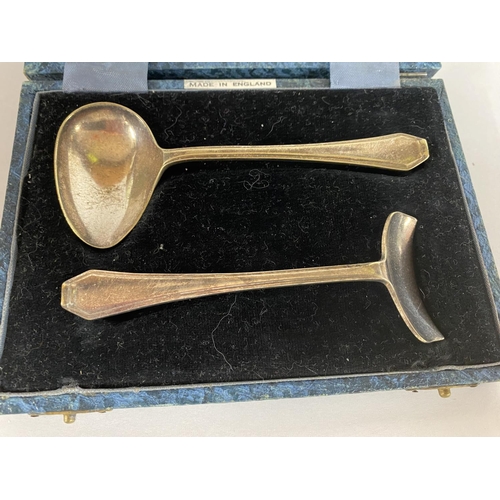 190 - Duchess Silver Plated Babies Pusher & Spoon